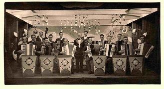 Hohenfals Stalag 383 - musical festival-David Laird's accodian band - Jun 1944.jpg