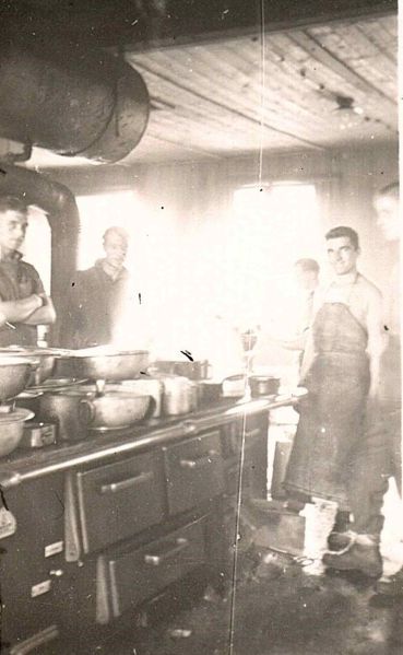 File:Cookhouse Hohenfals Stalag 383.jpg