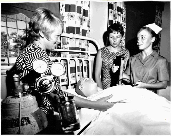 1968, 18 February, Training Ward, Pte Sandra K King, Pte Rosslyn M Power, Pte Vicki M Cterctero