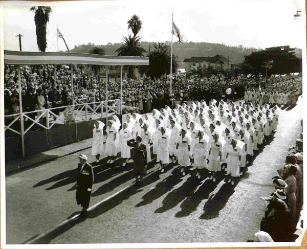 1953 Her Majesty Queen Elizabeth 11 takes the salute at Perth Esplanade.