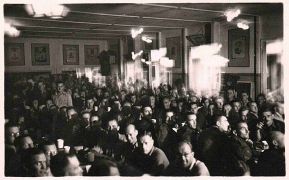 dinner given for old diggers to 1 in 10 of present day Anzacz - Hohenfals 2 Jul 1944